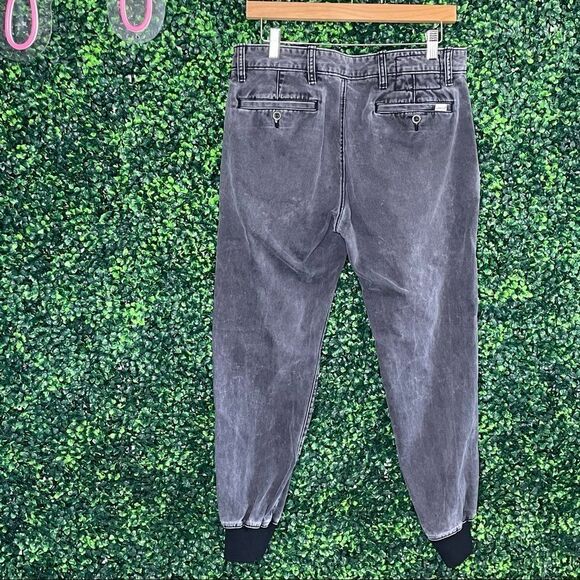 Men’s Levi’s Faded Black Joggers Sz 30x30 - Picture 5 of 9